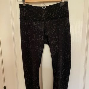 COPY - Lululemon crop size 4